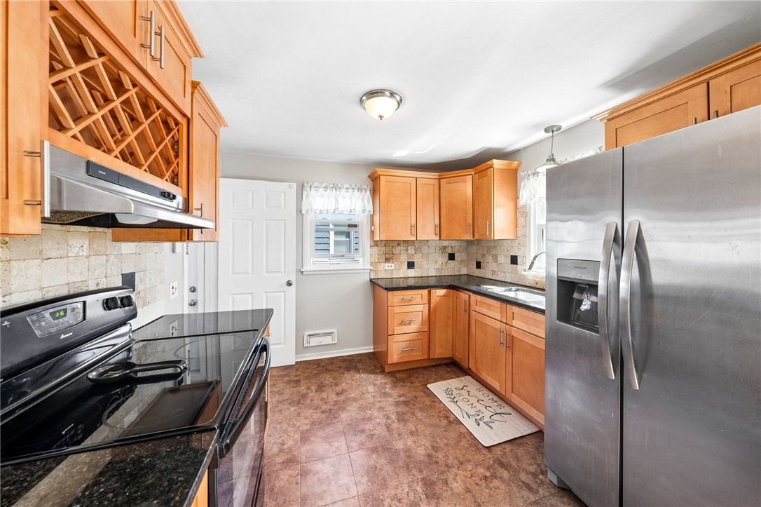 181 Leonard Road Greece, NY 14616 - Photo 7 of 31 Kitchen