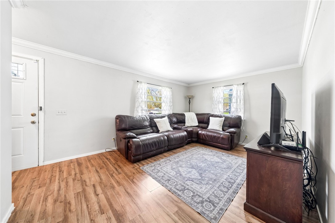 181 Leonard Road Greece, NY 14616 - Photo 10 of 31 Living