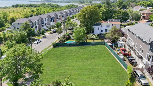 $559,000 | 504-508 Holten Avenue | Prince's Bay