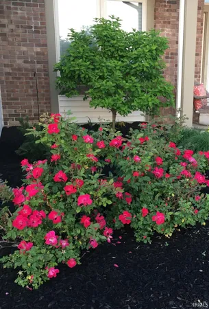 $313,500 | 230 Broadmore Circle, Angola, IN 46703