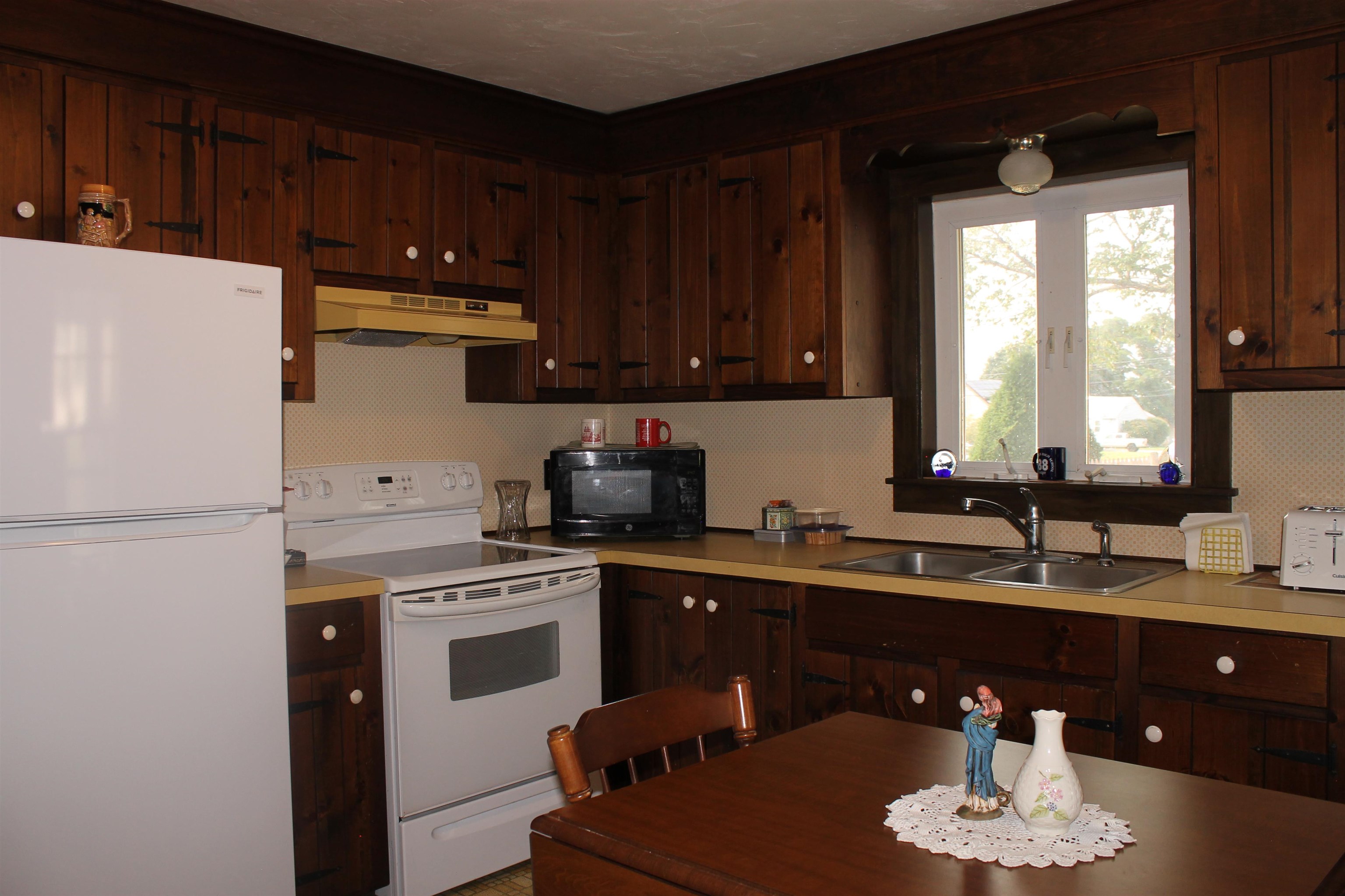 16 Manning Street Manchester, NH 03103 - Photo 13 of 22