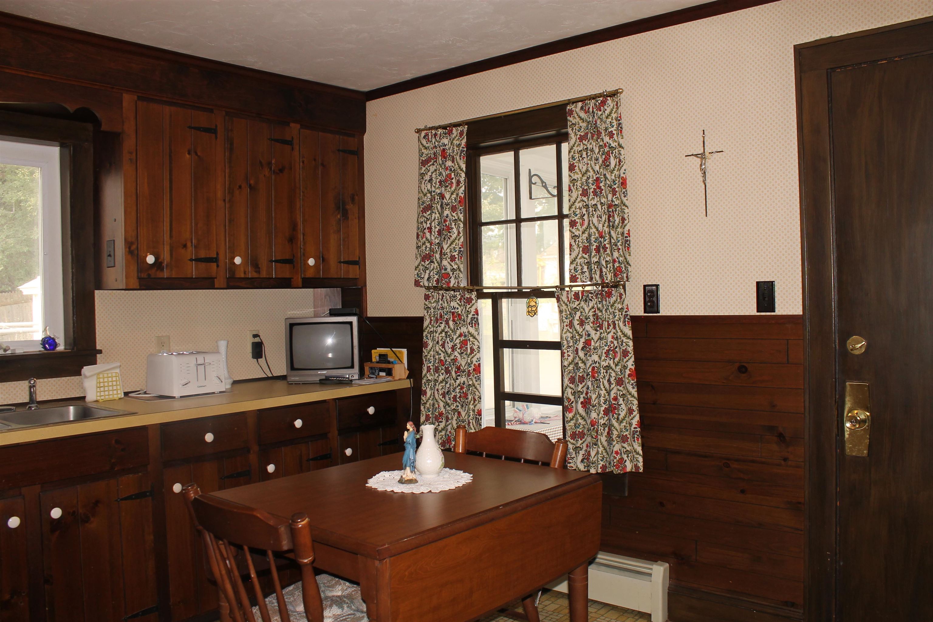 16 Manning Street Manchester, NH 03103 - Photo 16 of 22