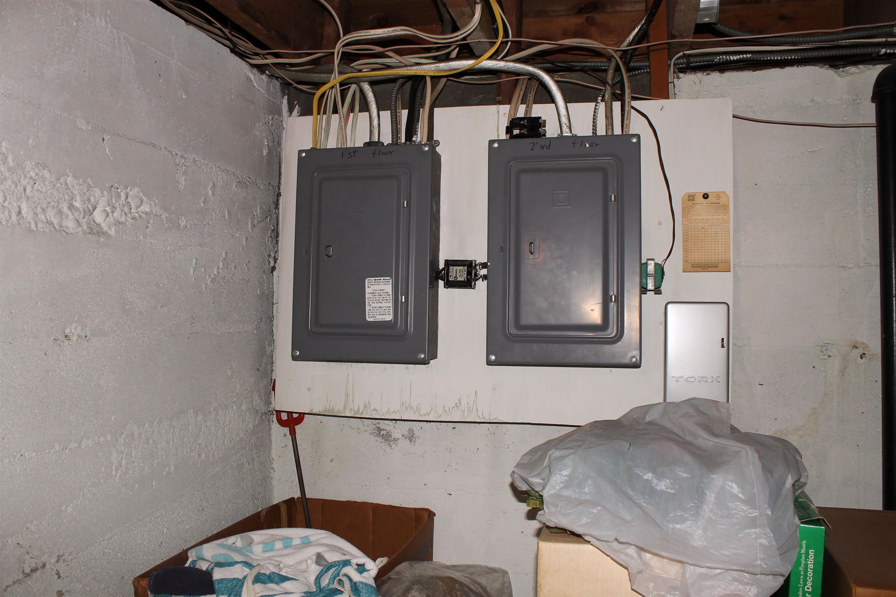 16 Manning Street Manchester, NH 03103 - Photo 3 of 22