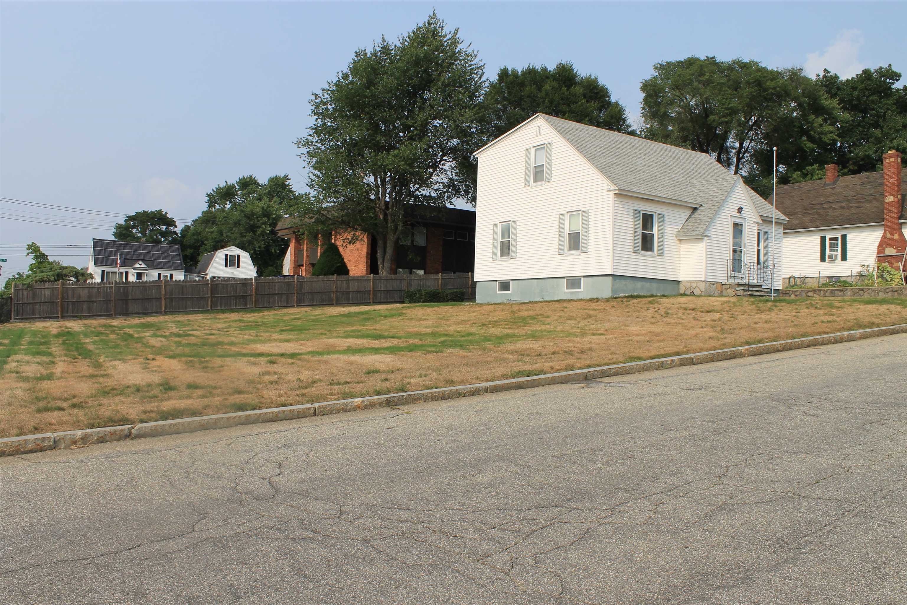 16 Manning Street Manchester, NH 03103 - Photo 10 of 22