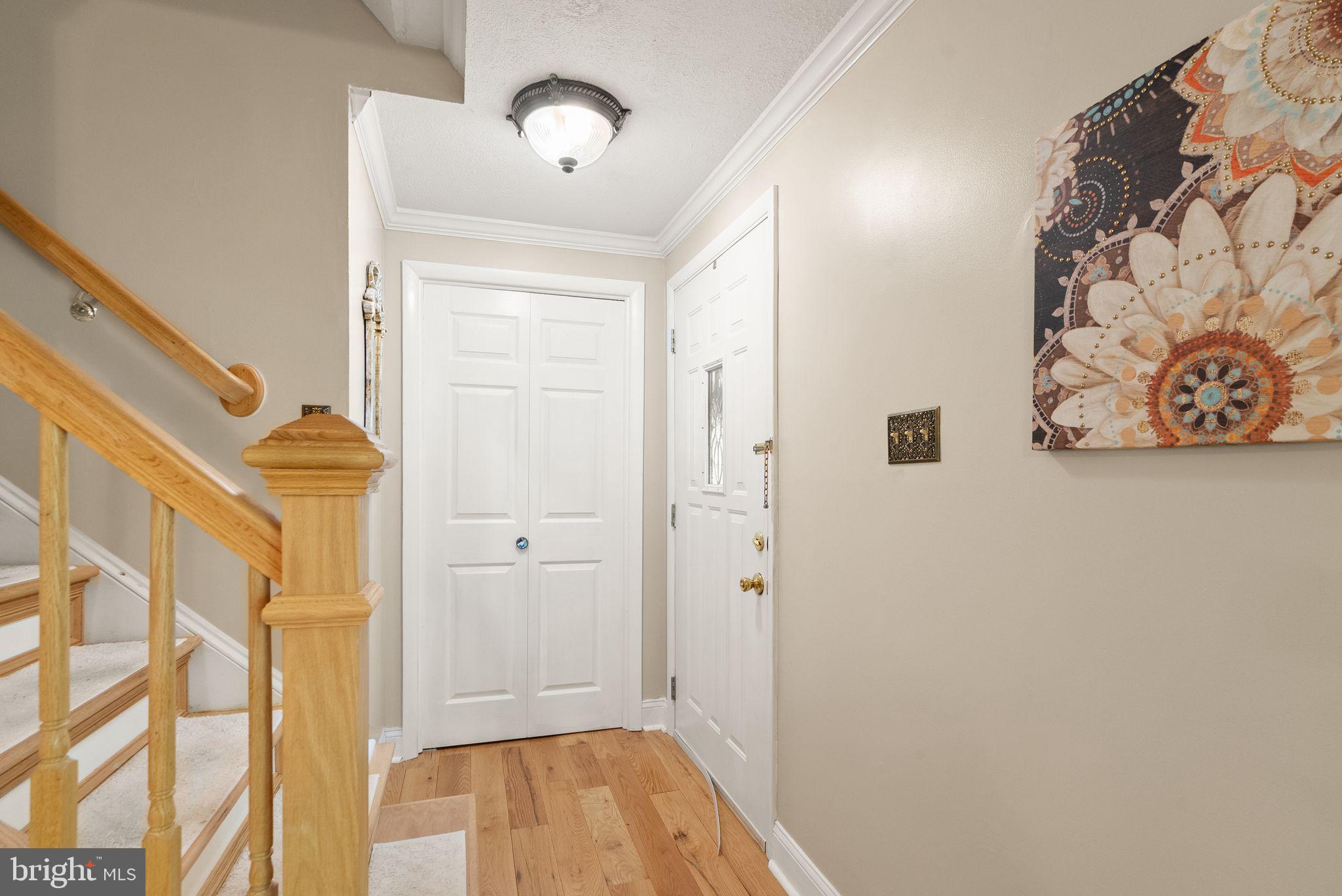 8196 Oakglen Road Manassas, VA 20110 - Photo 6 of 53 Foyer