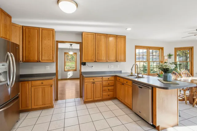 $879,900 | 7688 Lone Pine Road, Barneveld, WI 53507