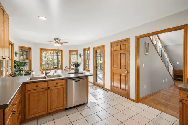 $879,900 | 7688 Lone Pine Road, Barneveld, WI 53507