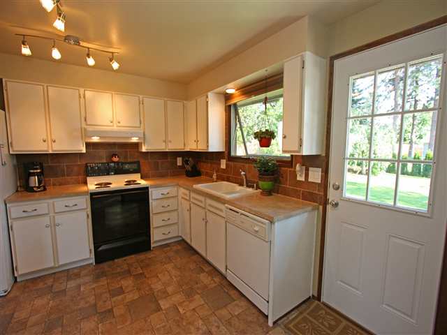 207 West Cascade Way Spokane, WA 99208 - Photo 3 of 9 Gallery Image 3