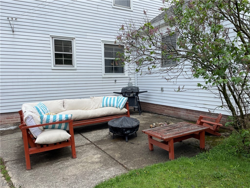 4110 Linnell Road Cleveland, OH 44121 - Photo 3 of 29 Gallery Image 3