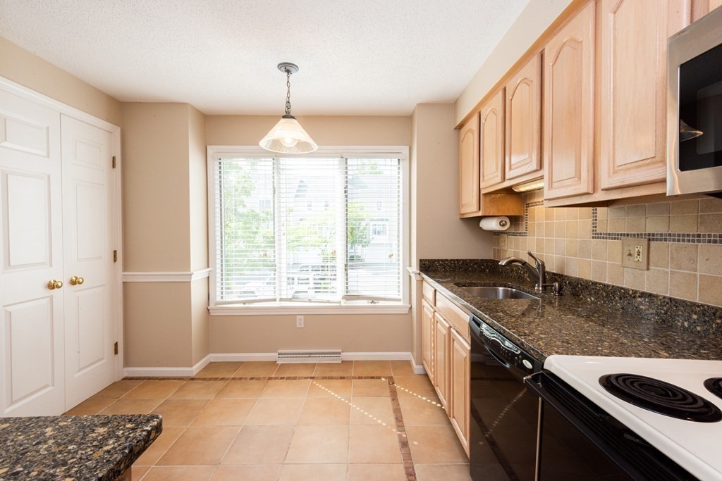 71 Abington Road, Unit 71 Danvers, MA 01923 - Photo 6 of 39 Gallery Image 6