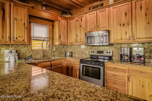 $1,650,000 | 948 Black Bear Cub Way, Sevierville, TN 37862