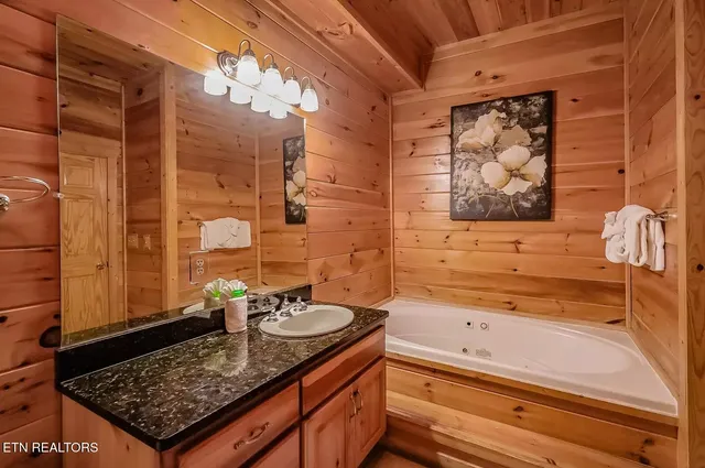 $1,650,000 | 948 Black Bear Cub Way, Sevierville, TN 37862