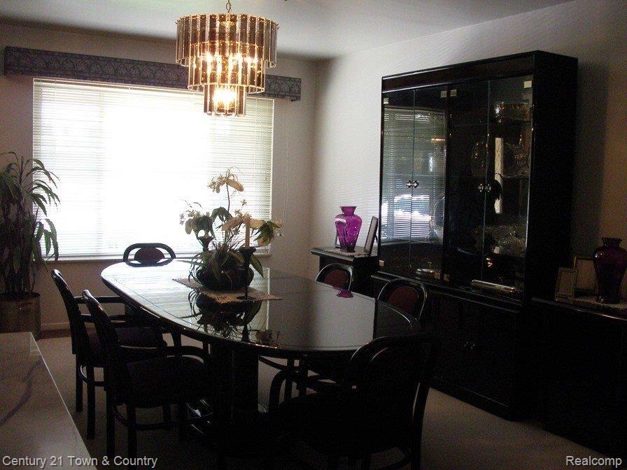 11181 Martin Road Warren, MI 48093 - Photo 6 of 16 Dining Room.jpg