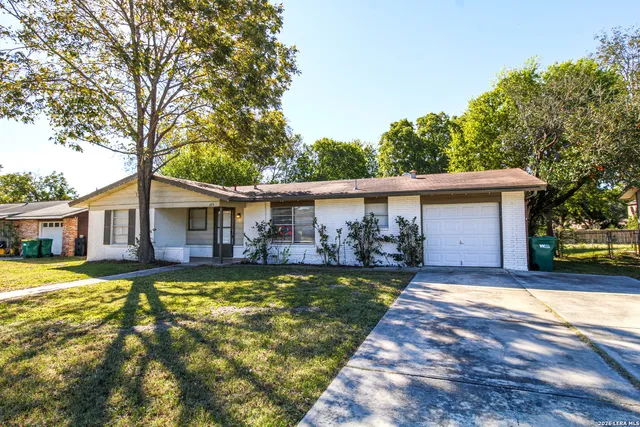 $1,495 | 223 Balboa Drive, Universal City, TX 78148