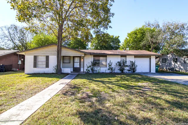 $1,495 | 223 Balboa Drive, Universal City, TX 78148