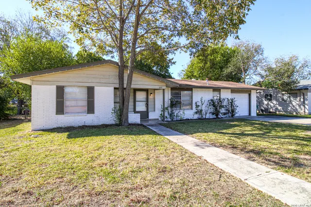 $1,495 | 223 Balboa Drive, Universal City, TX 78148