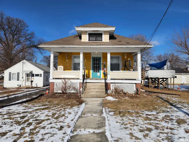 $89,900 | 857 East 4th Street, Galesburg, IL 61401