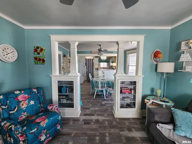 $89,900 | 857 East 4th Street, Galesburg, IL 61401