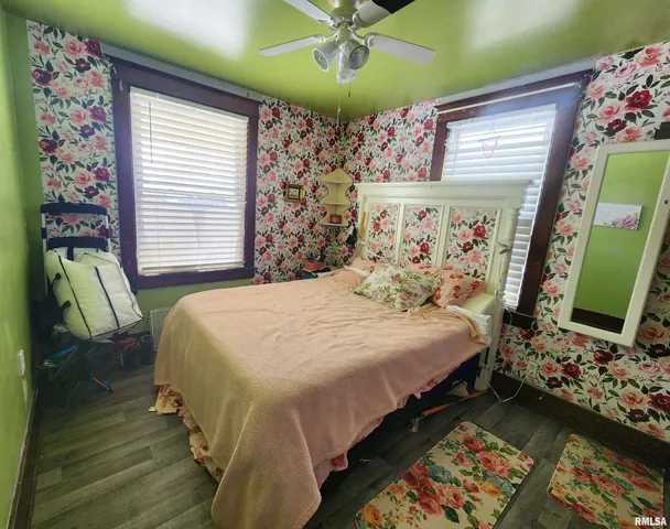 $89,900 | 857 East 4th Street, Galesburg, IL 61401