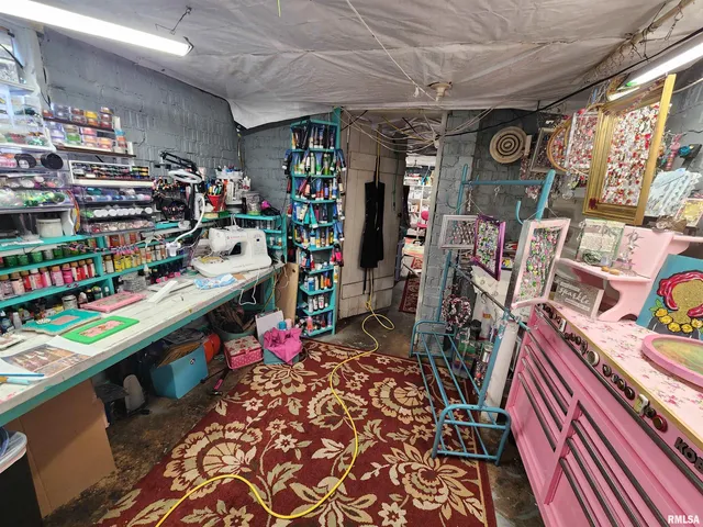 $89,900 | 857 East 4th Street, Galesburg, IL 61401