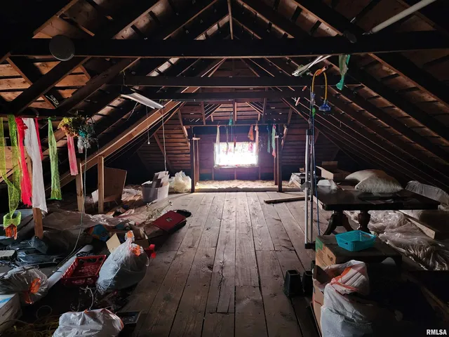 $89,900 | 857 East 4th Street, Galesburg, IL 61401