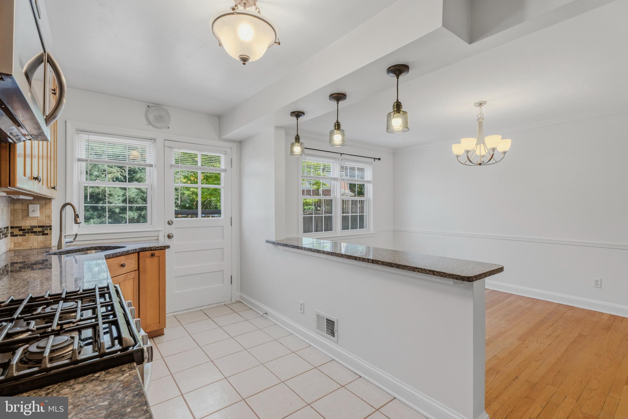 7037 Heathfield Road Baltimore, MD 21212 - Photo 18 of 44 Kitchen