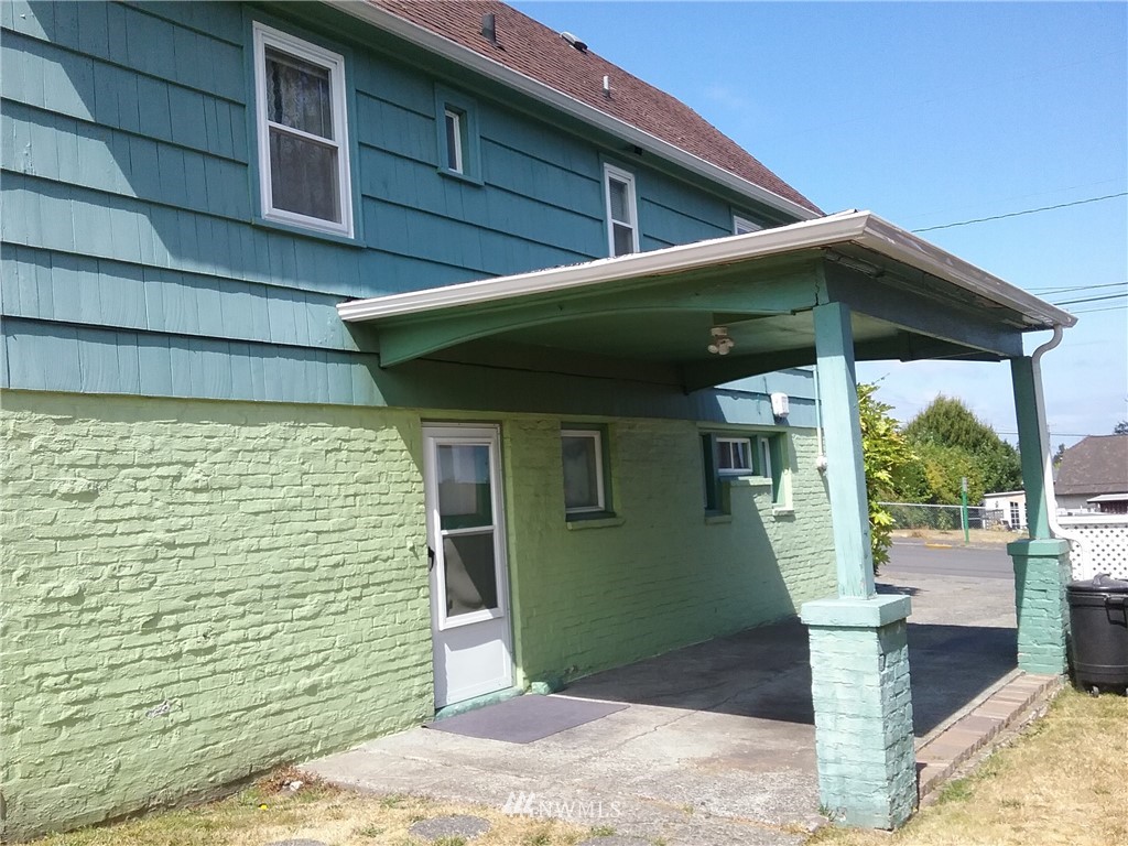5608 North 49th Street Ruston, WA 98407 - Photo 3 of 23 Gallery Image 3