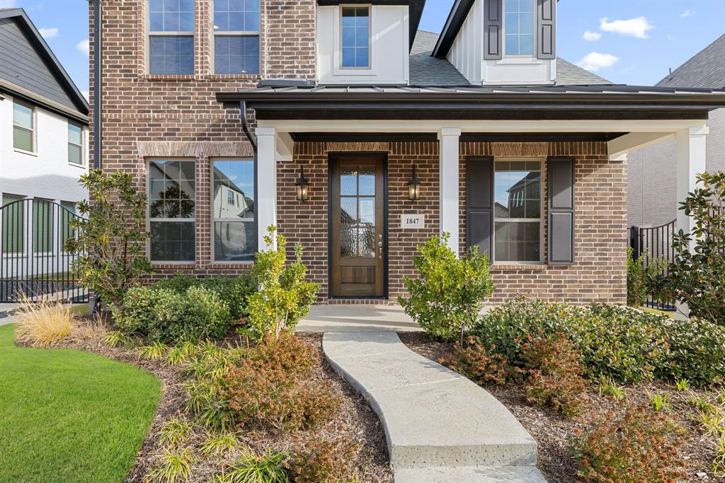 1847 Cole Road Van Alstyne, TX 75495 - Photo 3 of 26 a front view of a house