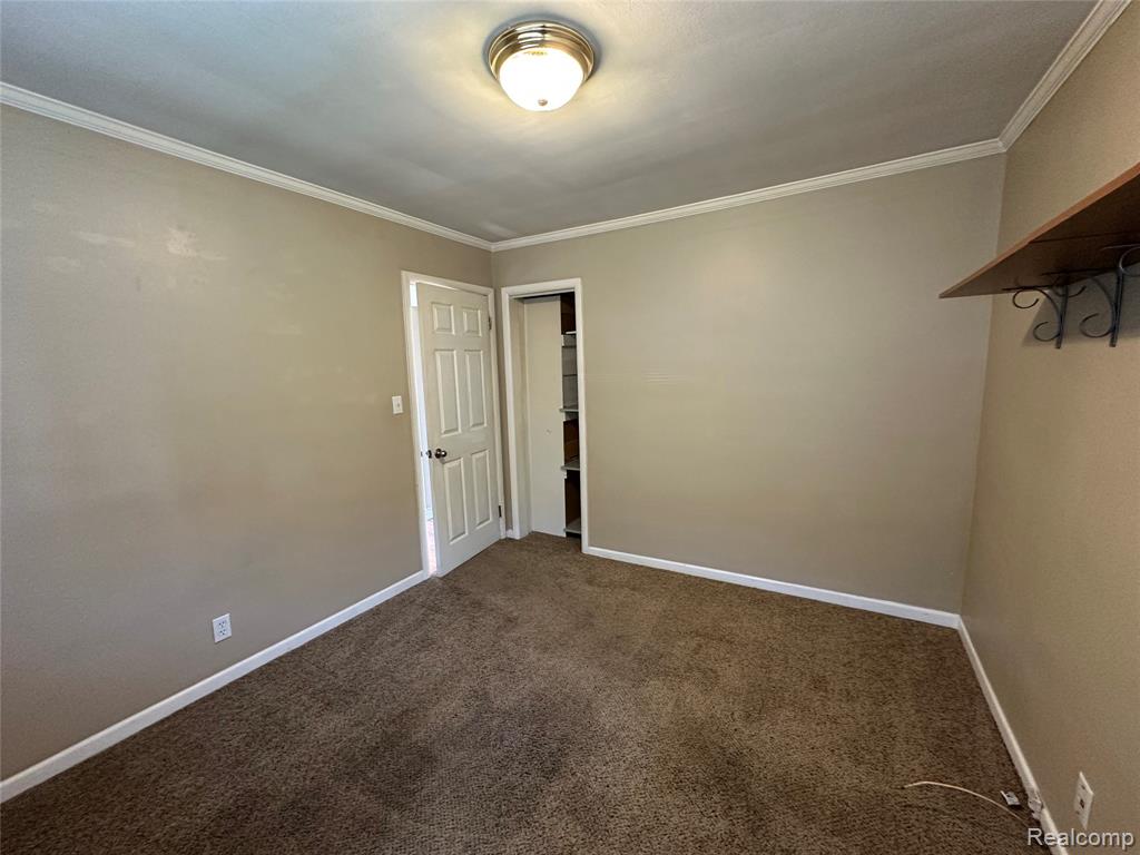 12056 East Hemingway Redford, MI 48239 - Photo 6 of 22