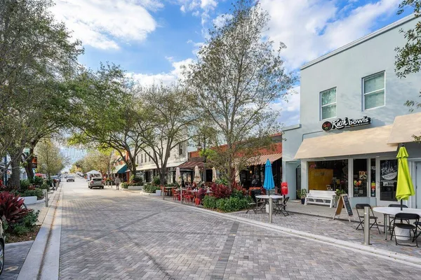 $10,000 | 550 Okeechobee Boulevard, Unit 720, West Palm Beach, FL 33401