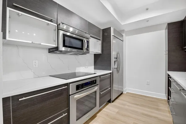 $10,000 | 550 Okeechobee Boulevard, Unit 720, West Palm Beach, FL 33401