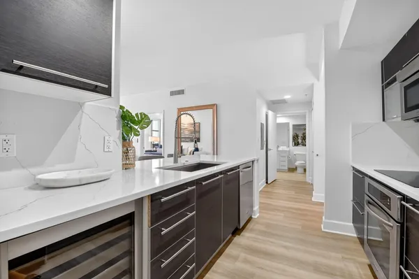 $10,000 | 550 Okeechobee Boulevard, Unit 720, West Palm Beach, FL 33401