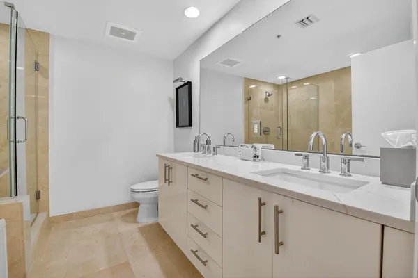 $10,000 | 550 Okeechobee Boulevard, Unit 720, West Palm Beach, FL 33401