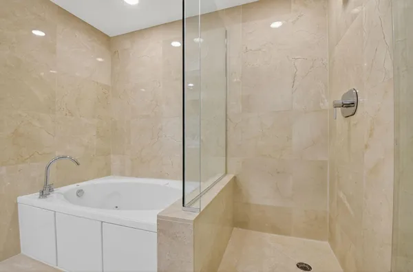 $10,000 | 550 Okeechobee Boulevard, Unit 720, West Palm Beach, FL 33401