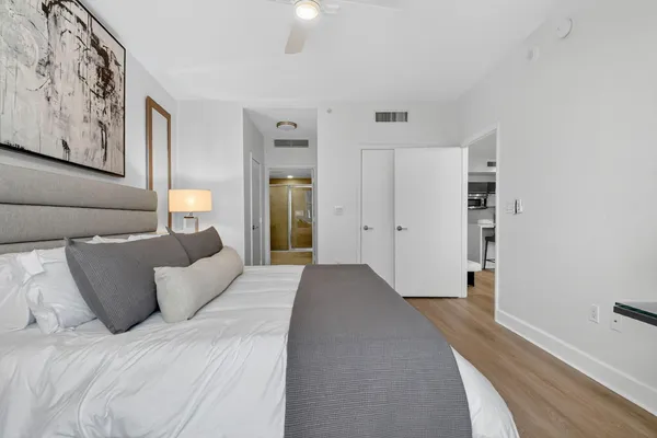 $10,000 | 550 Okeechobee Boulevard, Unit 720, West Palm Beach, FL 33401