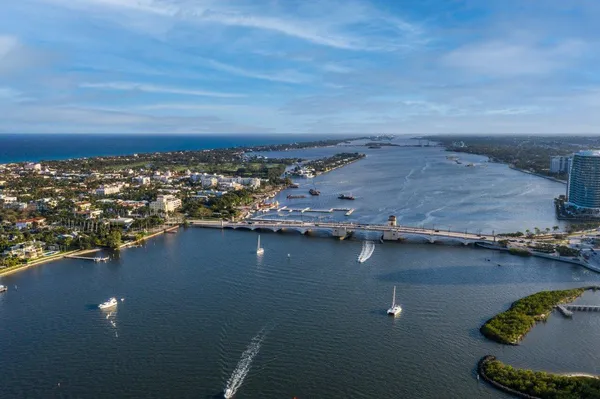 $10,000 | 550 Okeechobee Boulevard, Unit 720, West Palm Beach, FL 33401