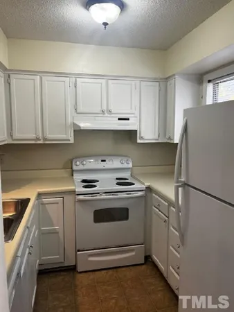 $1,250 | 904 Hearthridge Court, Unit B, Raleigh, NC 27612