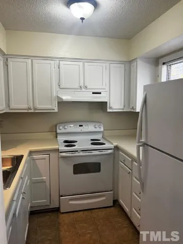 $1,250 | 904 Hearthridge Court, Unit B, Raleigh, NC 27612