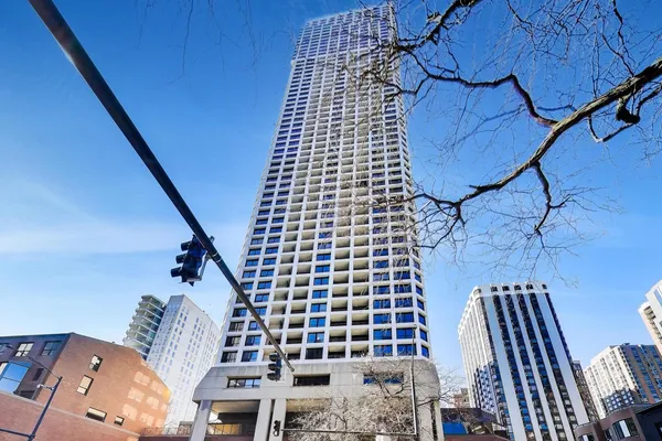 $375,000 | 1030 North State Street, Unit 48C, Chicago, IL 60610