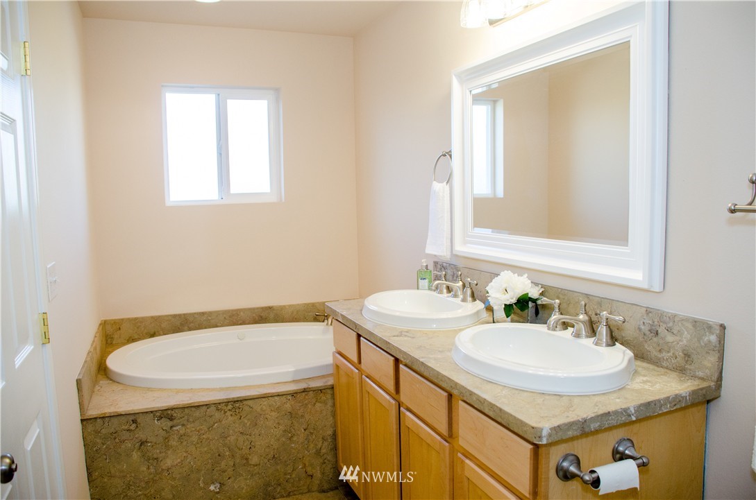 11387 Southeast Sedgwick Road Port Orchard, WA 98366 - Photo 18 of 20 Gallery Image 18