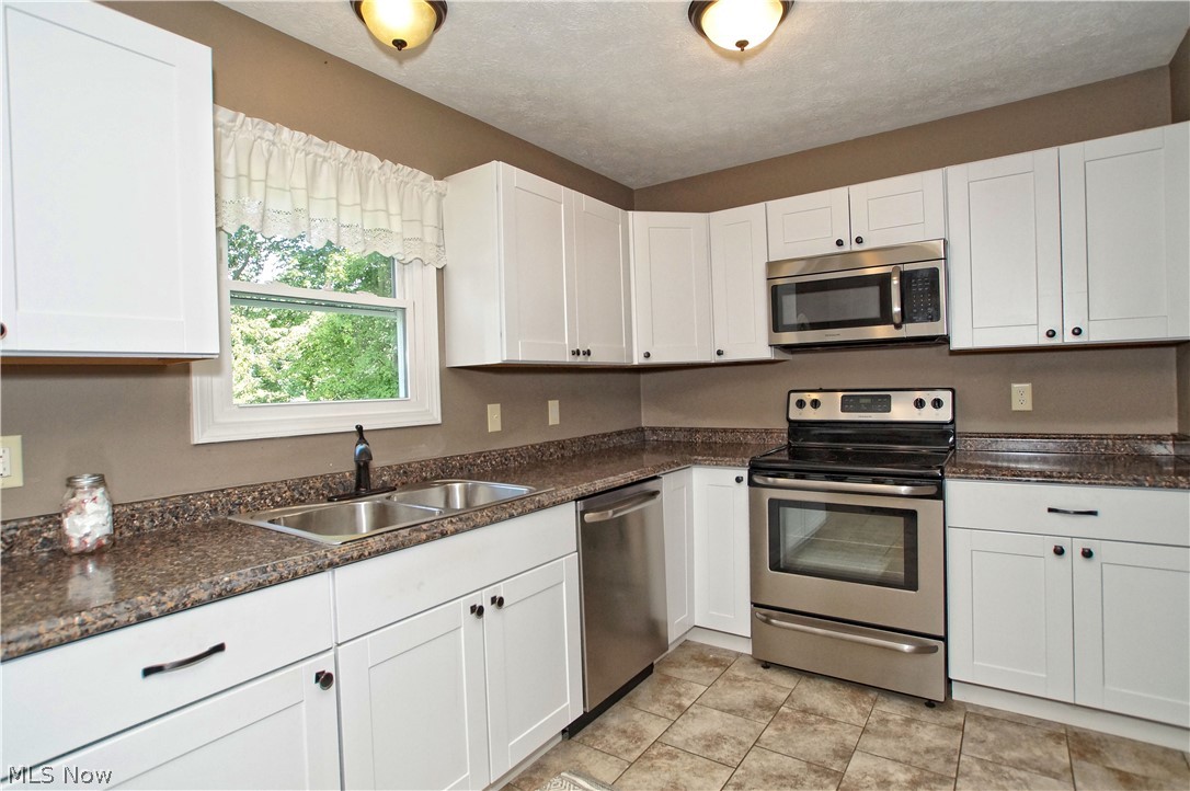 15460 Thompson Road Thompson, OH 44086 - Photo 17 of 28