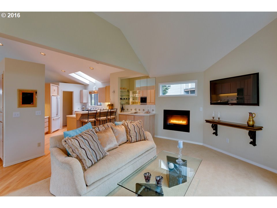 8546 Northwest Reed Drive Portland, OR 97229 - Photo 13 of 32 Gallery Image 13