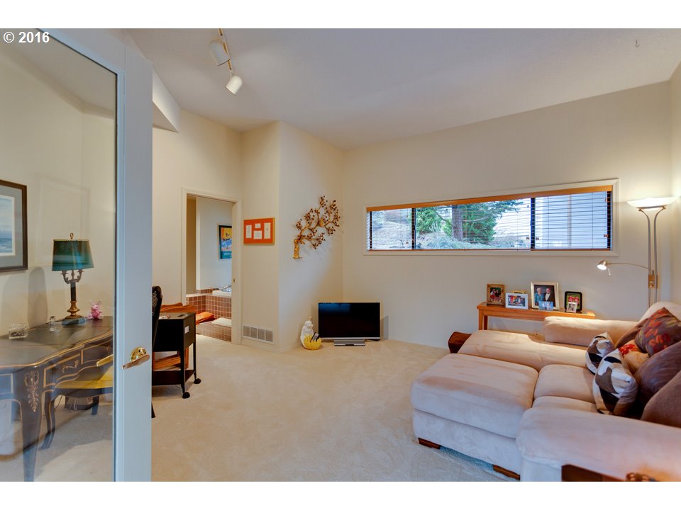 8546 Northwest Reed Drive Portland, OR 97229 - Photo 20 of 32 Gallery Image 20