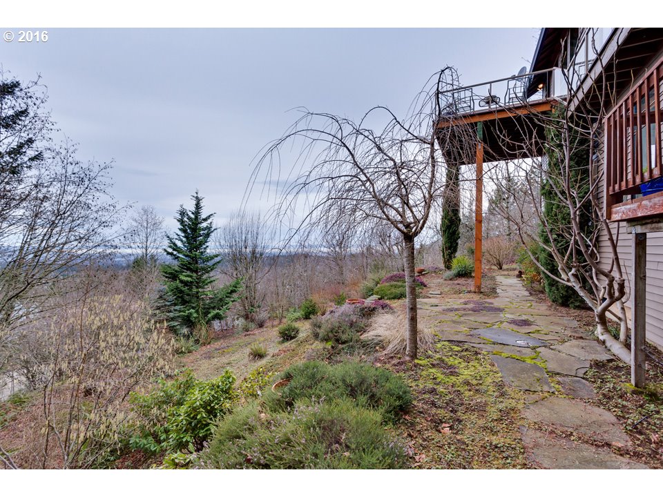 8546 Northwest Reed Drive Portland, OR 97229 - Photo 29 of 32 Gallery Image 29