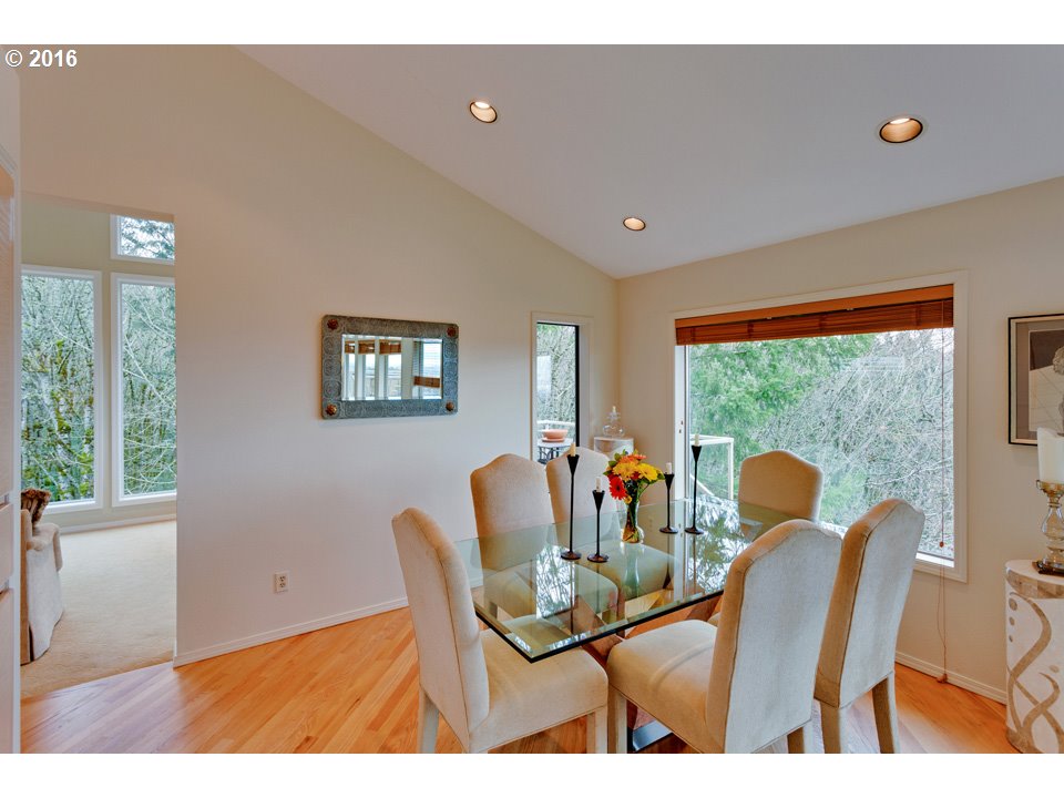 8546 Northwest Reed Drive Portland, OR 97229 - Photo 9 of 32 Gallery Image 9