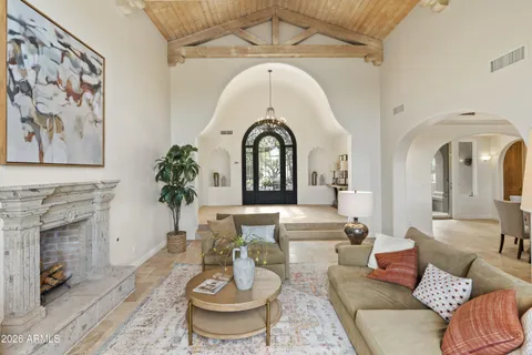 $3,795,000 | 8560 North Canta Bello, Paradise Valley, AZ 85253