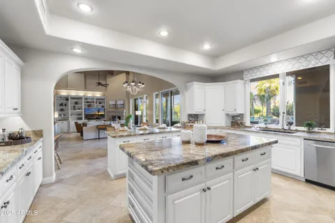$4,200,000 | 8560 North Canta Bello, Paradise Valley, AZ 85253