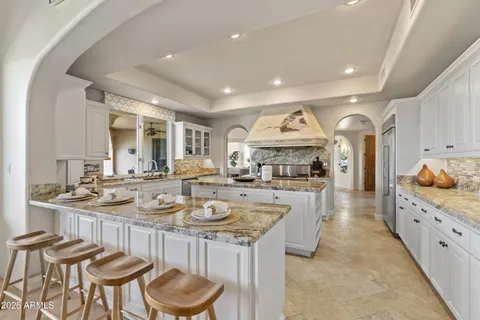 $3,795,000 | 8560 North Canta Bello, Paradise Valley, AZ 85253