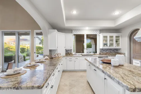 $4,200,000 | 8560 North Canta Bello, Paradise Valley, AZ 85253