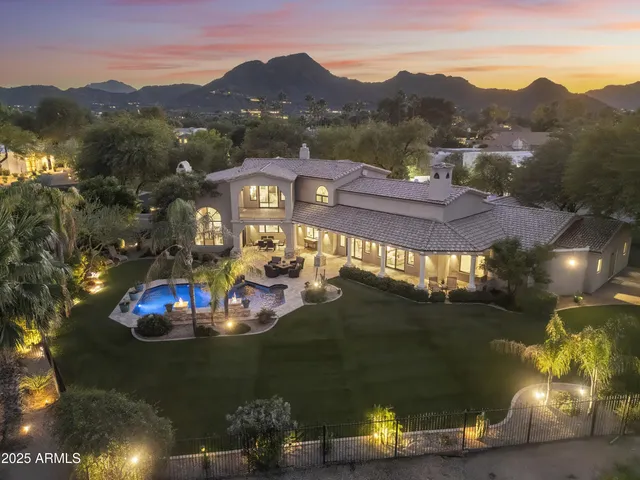 $3,950,000 | 8560 North Canta Bello, Paradise Valley, AZ 85253